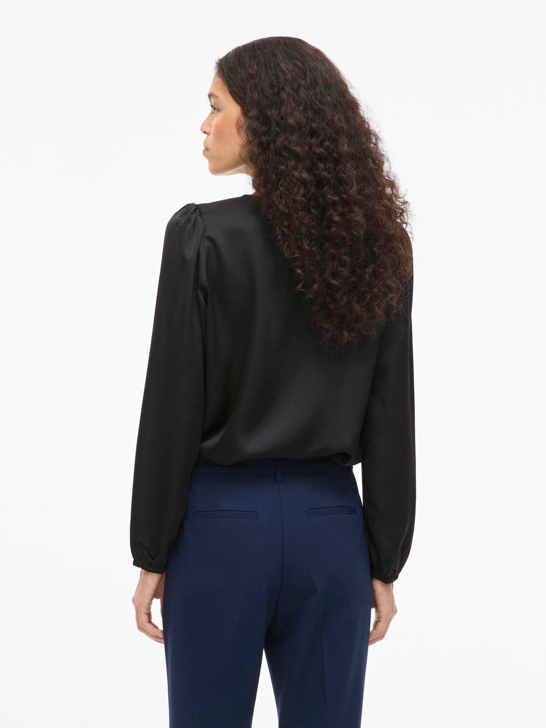 model_shot-back
