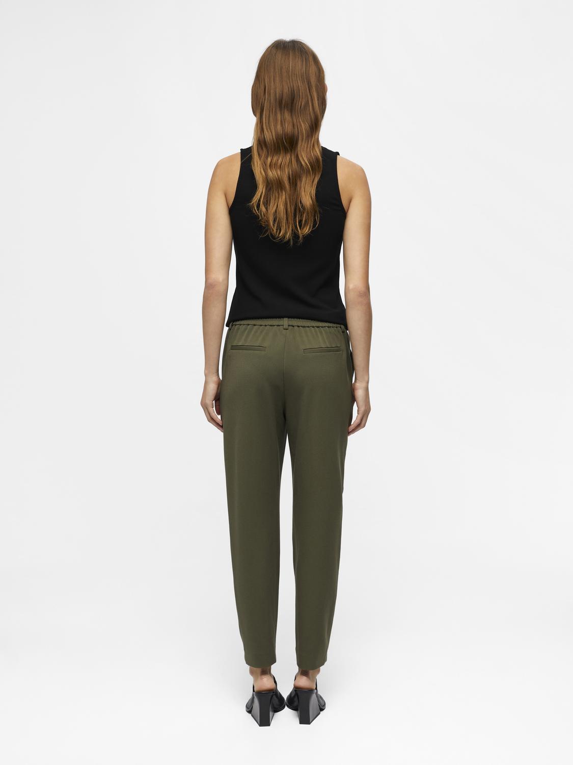 model_shot-back