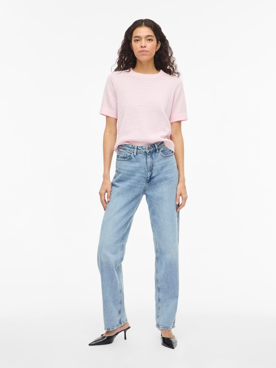 model_shot-front_full
