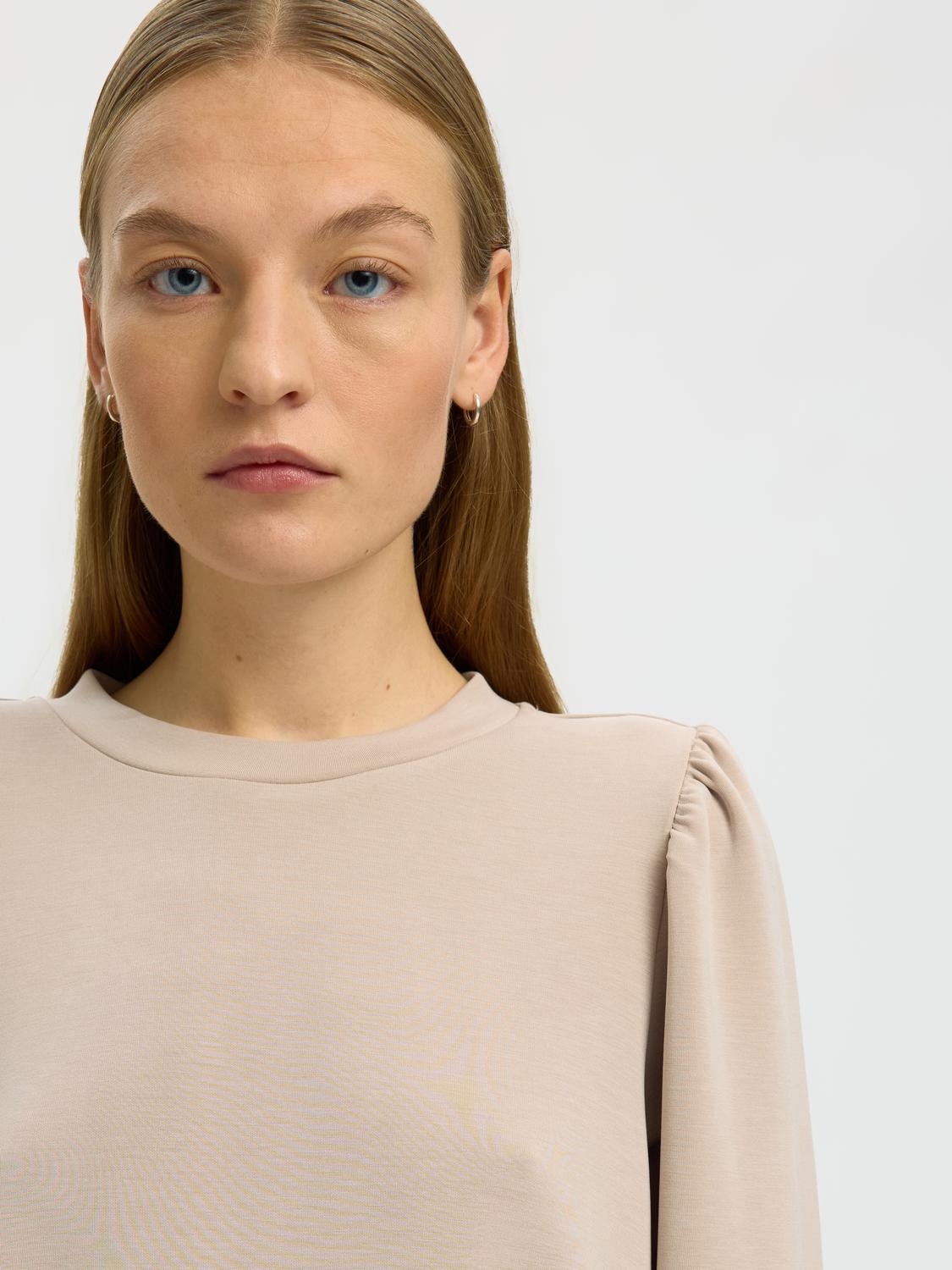model_shot-detail
