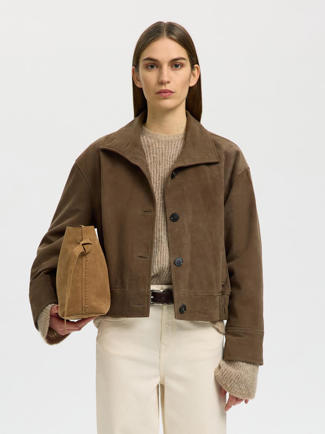 model_shot-front