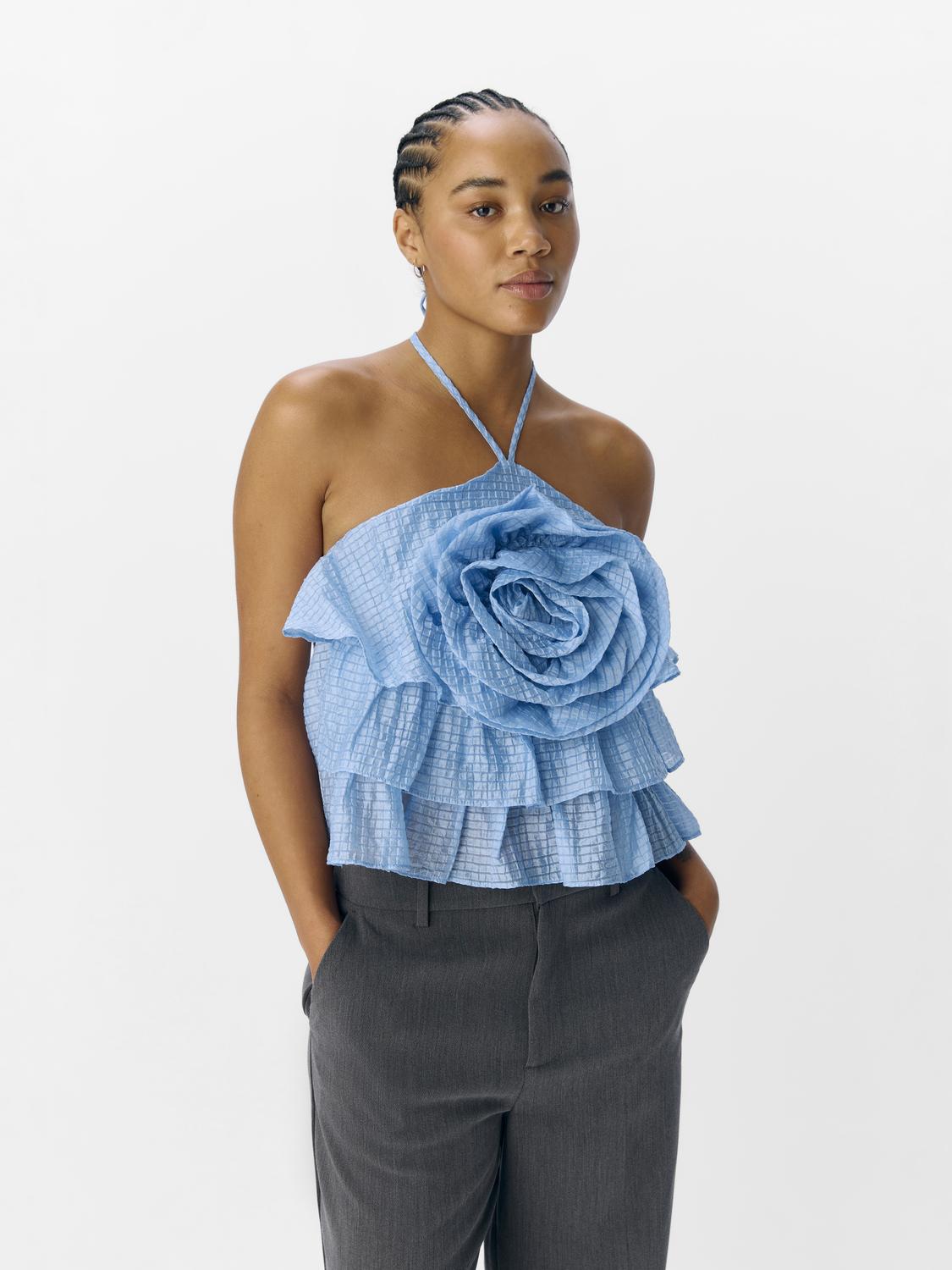 model_shot-front